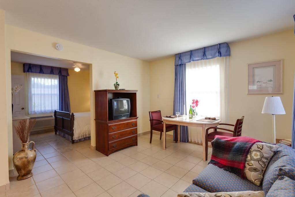 Fountain Cottages Inn 포트 마이어스 외부 사진